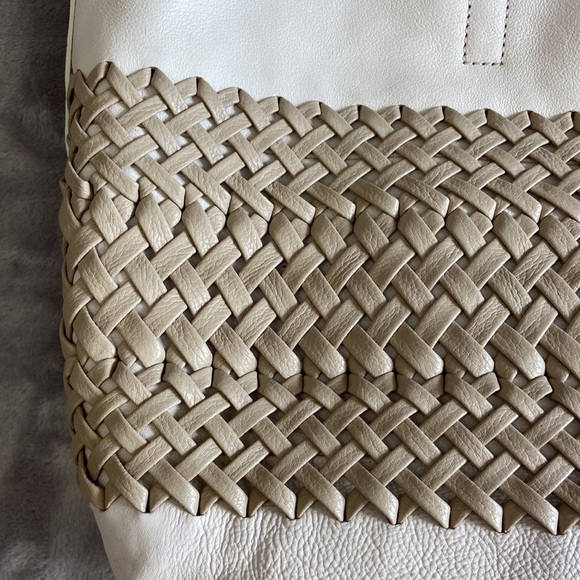 BNWT DKNY leather tote in ivory and beige with woven detail - Picture 2 of 11
